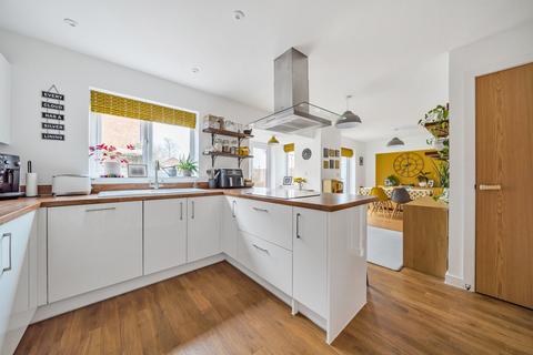 8 Garnstone Drive, Weobley, Hereford, HR4 8TH