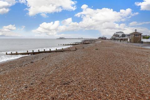 2 bedroom flat for sale, Brighton Road, Worthing, West Sussex