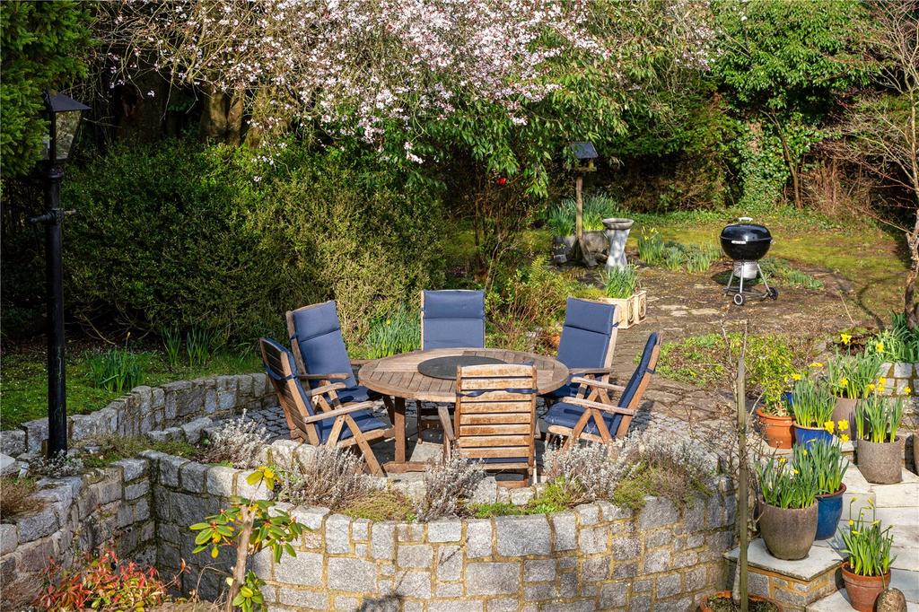 Outdoor Entertaining