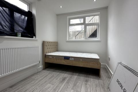 2 bedroom flat to rent - Vicarage Lane, Stratford, E15