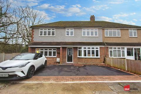 4 bedroom semi-detached house for sale, Nevis Close, Romford, RM1