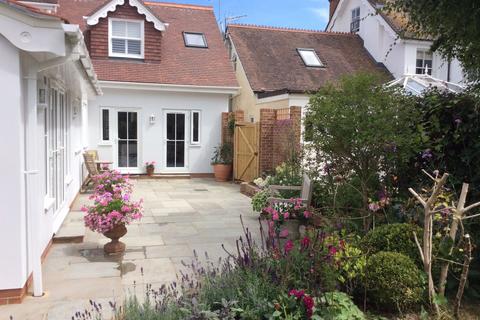 1 bedroom semi-detached house to rent, Chichester, West Sussex, PO19