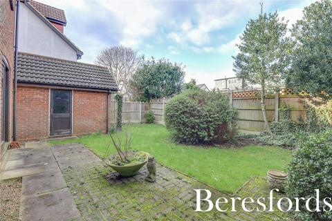 6 Larkin Close, Hutton, Brentwood, CM13 2SL