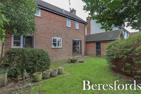 6 Larkin Close, Hutton, Brentwood, CM13 2SL