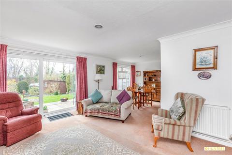 3 bedroom bungalow for sale - Oak Hall Park, Burgess Hill, West Sussex, RH15