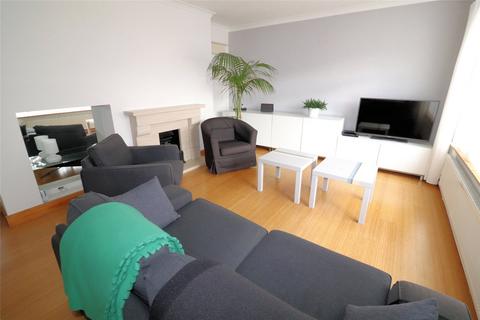15 Broadoak Road, Erith, DA8 3BE