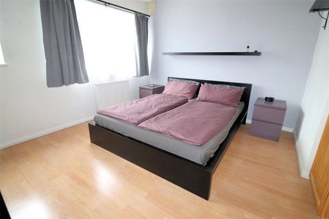 15 Broadoak Road, Erith, DA8 3BE