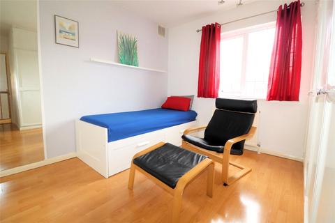 15 Broadoak Road, Erith, DA8 3BE