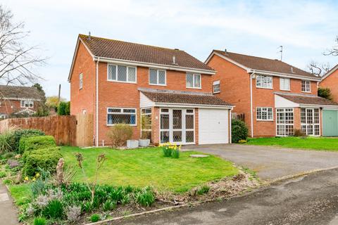 4 bedroom detached house for sale - Chelmarsh Close, Church Hill North, Redditch, Worcestershire, B98