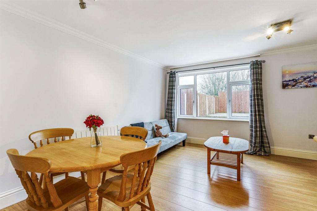 Sitting/Dining Room