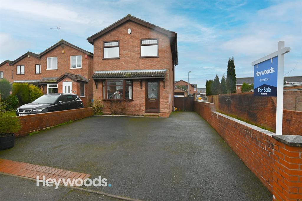 Whitchurch Grove, Chesterton, Newcastle 3 bed detached house £200,000