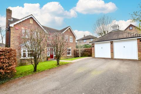 4 bedroom detached house for sale, Roundshead Drive Warfield, Berkshire, RG42 3RZ