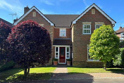 4 bedroom detached house for sale, Roundshead Drive Warfield, Berkshire, RG42 3RZ