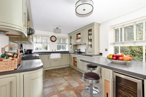 4 bedroom detached house for sale, Roundshead Drive Warfield, Berkshire, RG42 3RZ