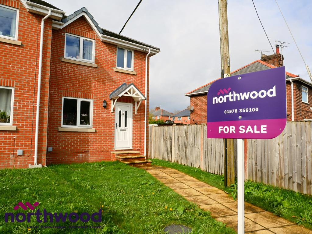 Hawthorn View, Penycae, LL14 3 bed semidetached house for sale £165,000
