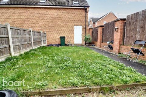 4 bedroom end of terrace house for sale, Grangefield Avenue, Bessacarr, Doncaster