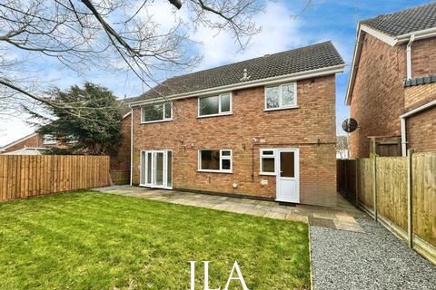 4 bedroom detached house to rent, Leicester LE3