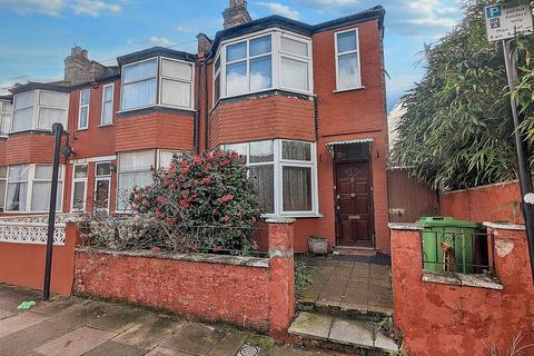 5 bedroom house share to rent - Warwick Gardens, London N4