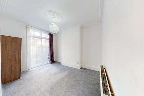 1 bedroom in a house share to rent, Braemar R2