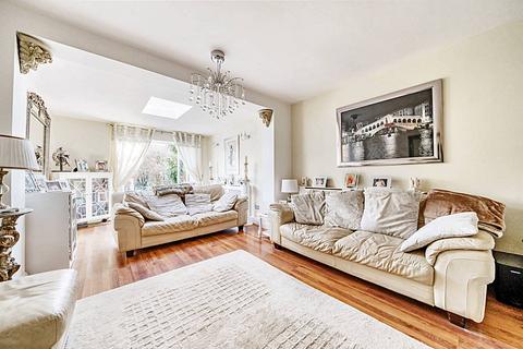 23 Butlers Drive, London, E4 7RL