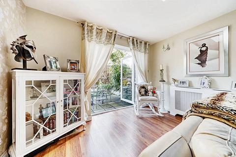 23 Butlers Drive, London, E4 7RL