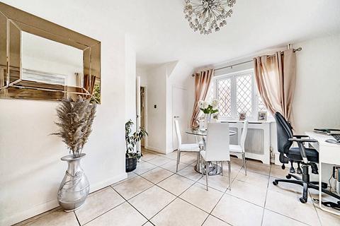 23 Butlers Drive, London, E4 7RL