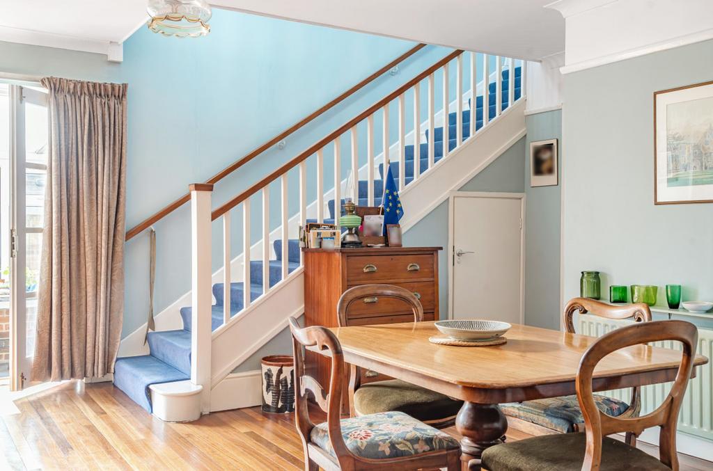 Bell Hill, Petersfield, GU32 4 bed detached house for sale £1,000,000