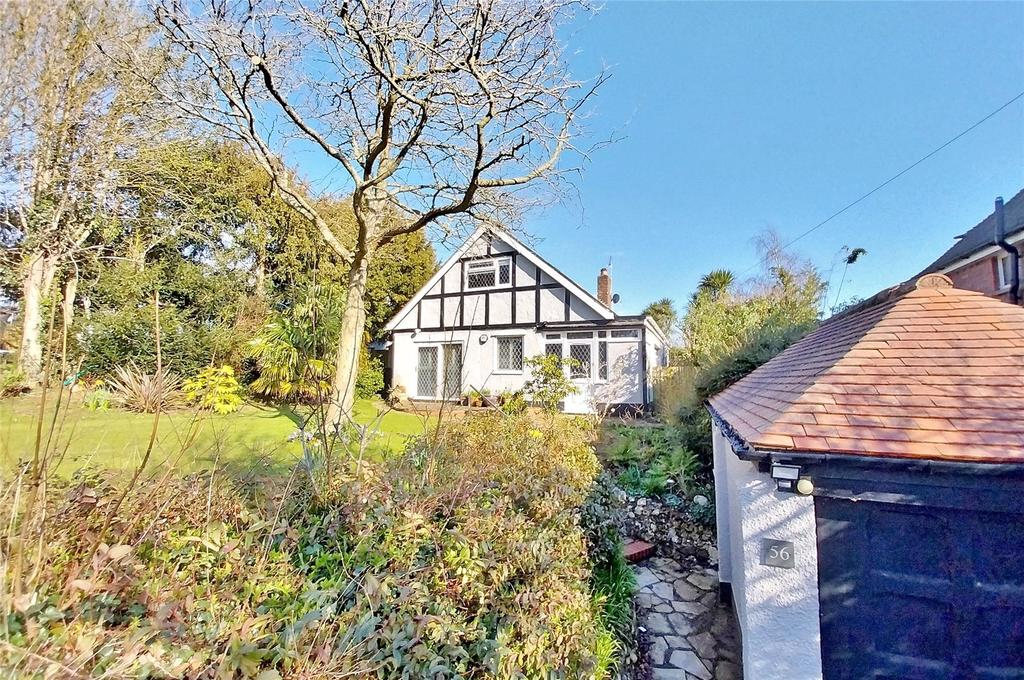 Half Moon Lane, Worthing, West Sussex, BN13 3 bed bungalow for sale £