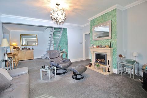 3 bedroom bungalow for sale - Half Moon Lane, Worthing, West Sussex, BN13