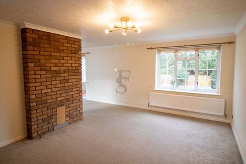 3 bedroom detached house to rent, Pennine Close, Oadby, Leicester