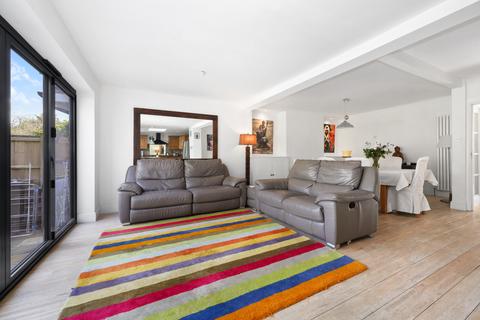 6 bedroom terraced house to rent, St Oswalds Road,SW16