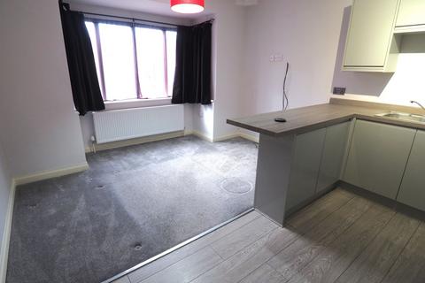 2 bedroom flat to rent, Hempshaw Lane, Offerton, SK2