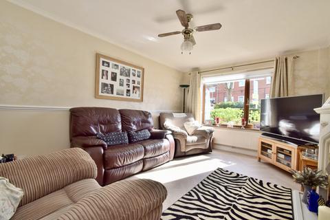 3 bedroom end of terrace house for sale - Dudley Close, Thurncourt, Leicester, LE5