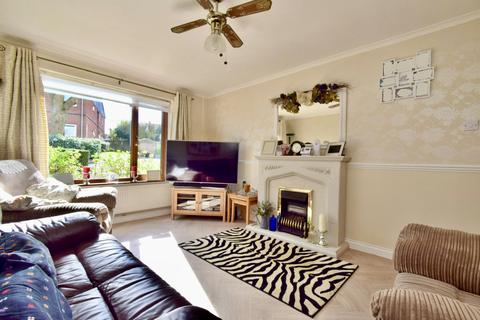 3 bedroom end of terrace house for sale, Dudley Close, Thurncourt, Leicester, LE5
