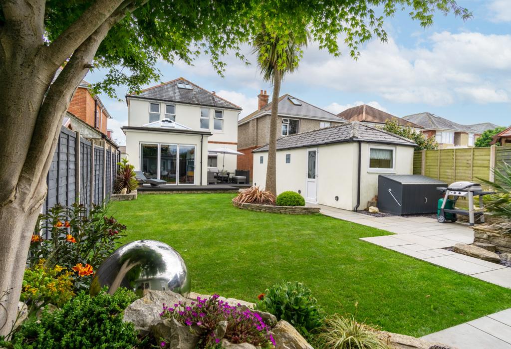 Namu Road, Bournemouth, Dorset 4 bed detached house for sale £600,000