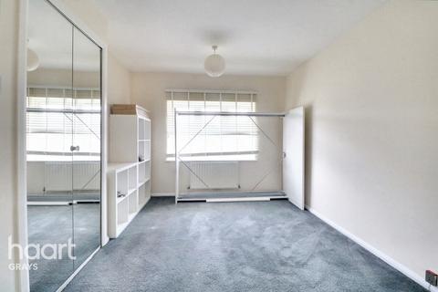16 Advice Avenue, Grays, RM16 6QN