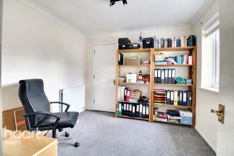 16 Advice Avenue, Grays, RM16 6QN