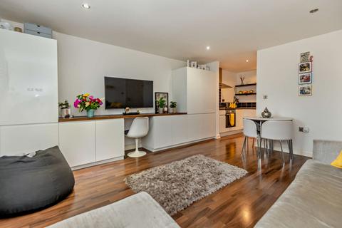 1 bedroom apartment for sale, Austin Court, Uxbridge Road, Mill End , Rickmansworth. WD3