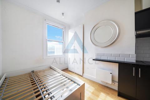 Studio to rent, 208a Mile End Road, London E1