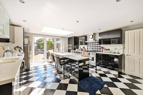 30 Broadlands Way, New Malden, KT3 6PW