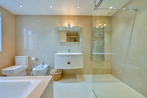 30 Broadlands Way, New Malden, KT3 6PW