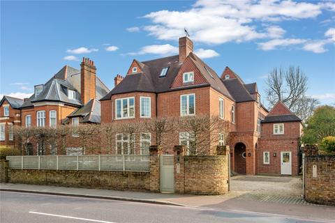 8 bedroom house to rent, North Side Wandsworth Common, SW18