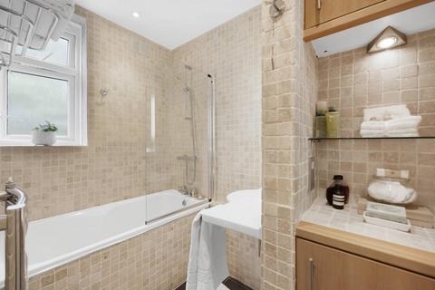 Flat 7, David House Wyvil Road, London, SW8 2SR