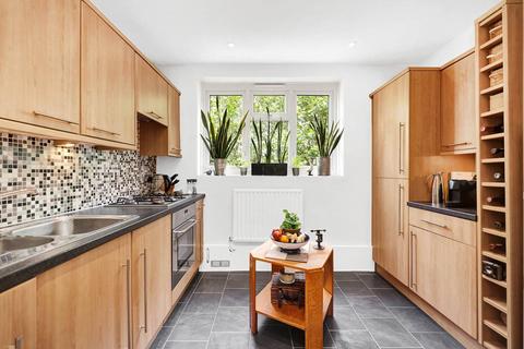 Flat 7, David House Wyvil Road, London, SW8 2SR