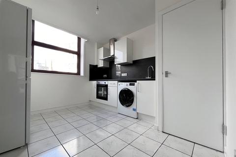 4 bedroom flat to rent - Bournemouth