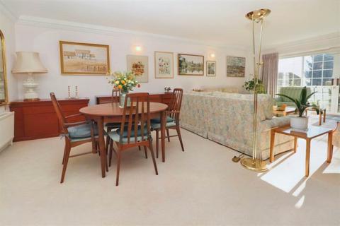 3 bedroom flat for sale, Deacons Heights, Borehamwood