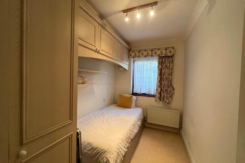3 bedroom flat for sale, Deacons Heights, Borehamwood