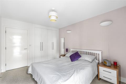 1 bedroom flat for sale, Drapers Court, 59 Lurline Gardens, Battersea, SW11