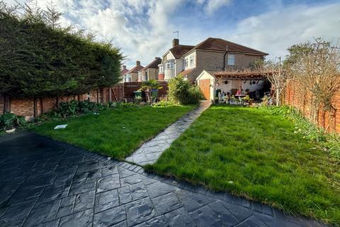 197 Okehampton Crescent, Welling, DA16 1DD