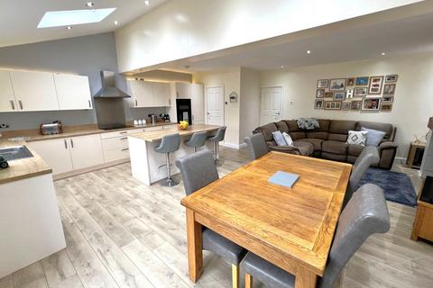 15 Barton Avenue, Knott End On Sea, Poulton-le-fylde, FY6 0BW